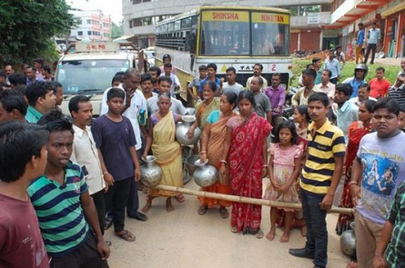 Road blockade over water crisis at Malainagar Road blockade over water crisis at Malainagar